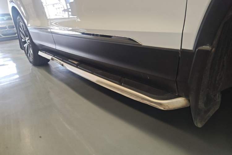 Used Volkswagen Tiguan L 2021 330TSI Automatic Two-Wheel Drive Smart Edition Right Side Sill