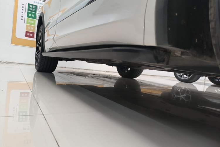 Used Volkswagen Tiguan L 2021 330TSI Automatic Two-Wheel Drive R-Line Enhanced Edition Right Side Sill