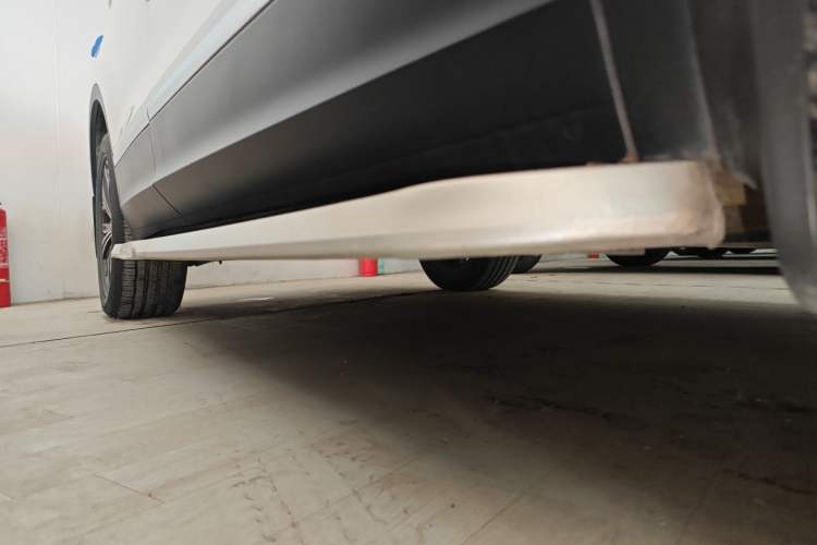 Used Volkswagen Tiguan L 2021 330TSI Automatic Two-Wheel Drive Smart Edition Right Side Sill