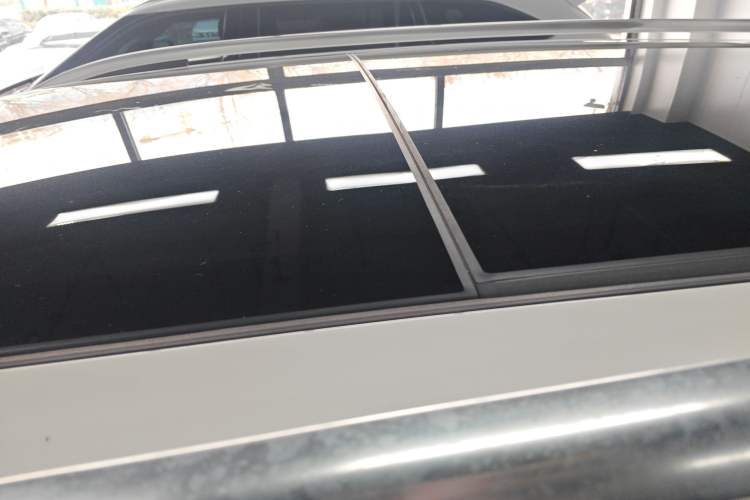 Used Volkswagen Tiguan L 2021 330TSI Automatic Two-Wheel Drive R-Line Enhanced Edition Roof