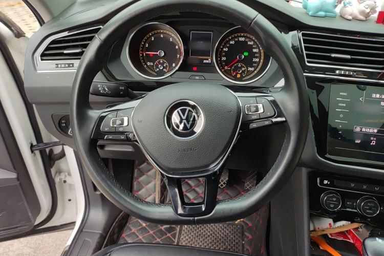Used Volkswagen Tiguan L 2021 280TSI Automatic Two-Wheel Drive Smart Edition Steering Wheel