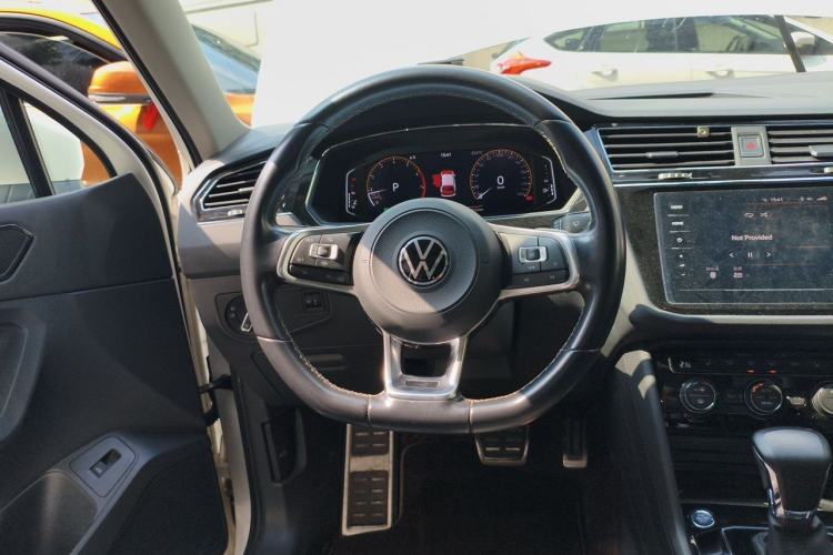 Used Volkswagen Tiguan L 2021 330TSI Automatic Two-Wheel Drive R-Line Enhanced Edition Steering Wheel