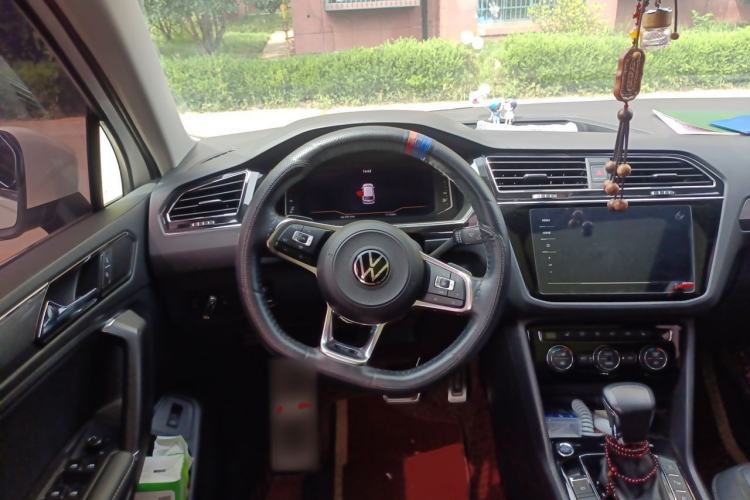 Used Volkswagen Tiguan L 2021 330TSI Automatic Two-Wheel Drive R-Line Flagship Edition Steering Wheel