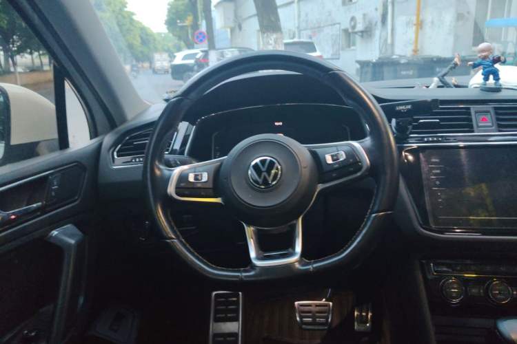 Used Volkswagen Tiguan L 2021 330TSI Automatic Two-Wheel Drive R-Line Enhanced Edition Steering Wheel