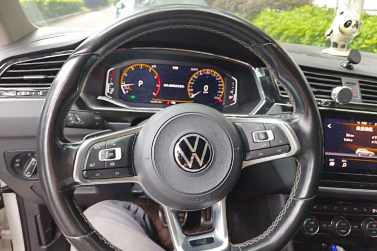 Used Volkswagen Tiguan L 2021 330TSI Automatic Two-Wheel Drive R-Line Enhanced Edition Steering Wheel