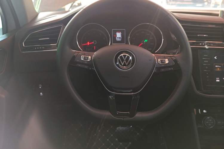 Used Volkswagen Tiguan L 2021 330TSI Automatic Two-Wheel Drive Smart Edition Steering Wheel