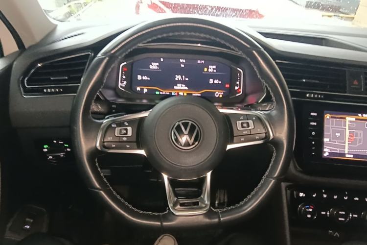 Used Volkswagen Tiguan L 2021 330TSI Automatic Two-Wheel Drive R-Line Enhanced Edition Steering Wheel