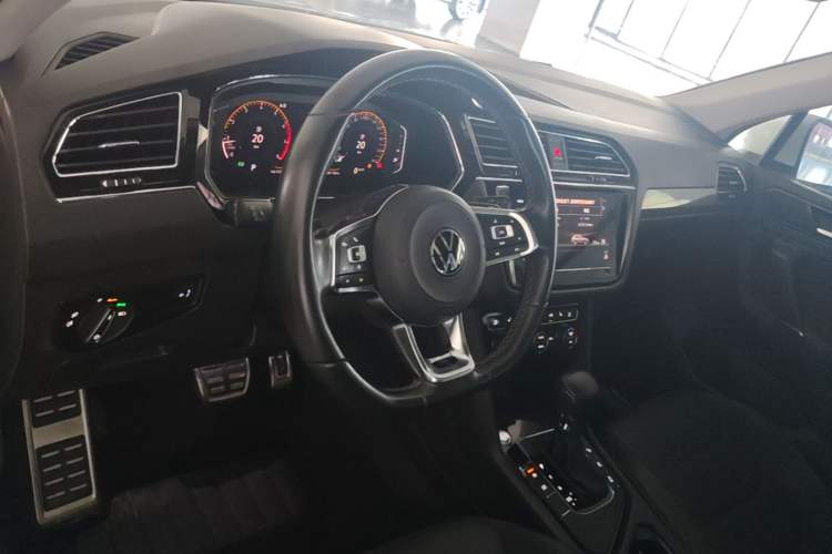 Used Volkswagen Tiguan L 2021 330TSI Automatic Two-Wheel Drive R-Line Enhanced Edition Steering Wheel