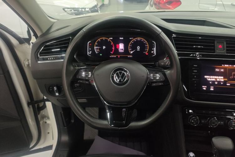 Used Volkswagen Tiguan L 2021 330TSI Automatic Two-Wheel Drive Smart Edition Steering Wheel