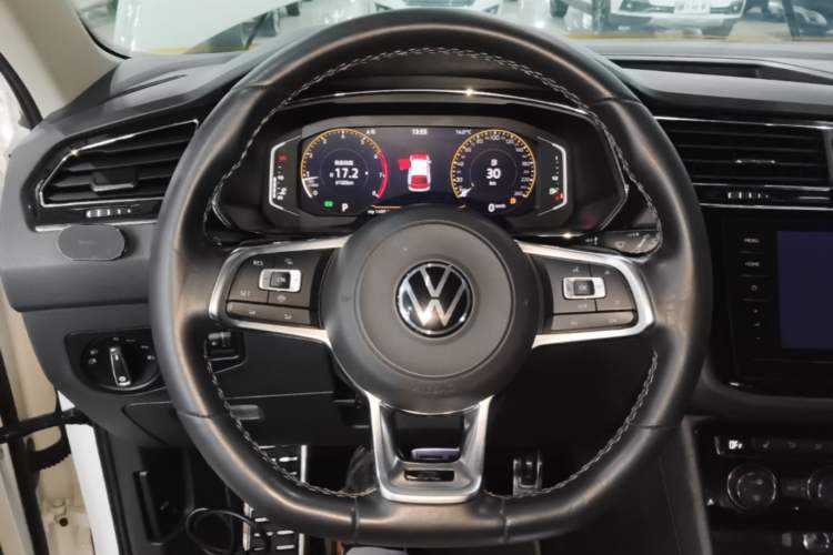 Used Volkswagen Tiguan L 2021 330TSI Automatic Two-Wheel Drive R-Line Enhanced Edition Steering Wheel