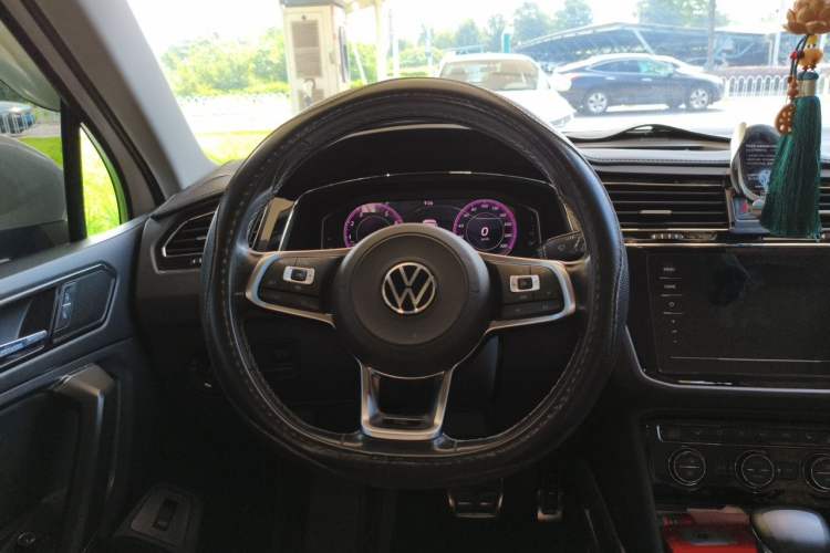 Used Volkswagen Tiguan L 2021 330TSI Automatic Two-Wheel Drive R-Line Enhanced Edition Steering Wheel
