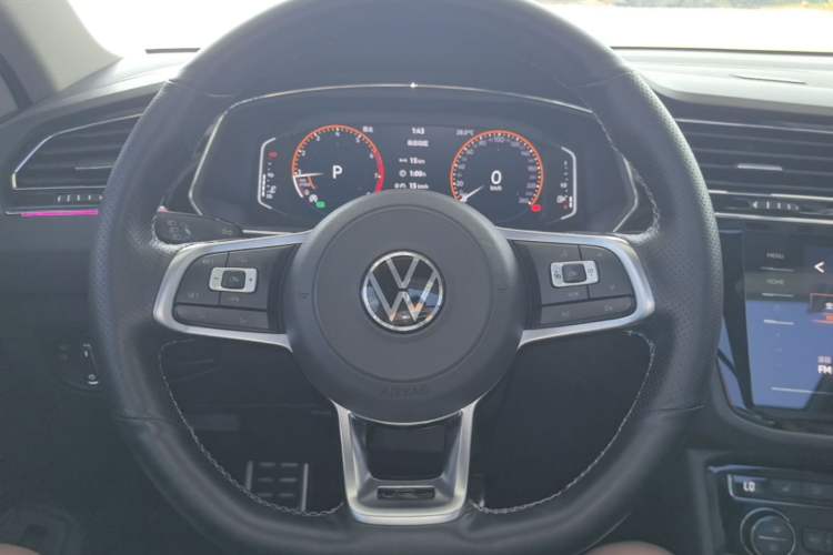 Used Volkswagen Tiguan L 2021 330TSI Automatic Two-Wheel Drive R-Line Flagship Edition Steering Wheel