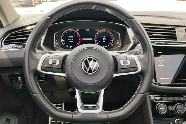 Used Volkswagen Tiguan L 2021 330TSI Automatic Two-Wheel Drive R-Line Enhanced Edition Steering Wheel