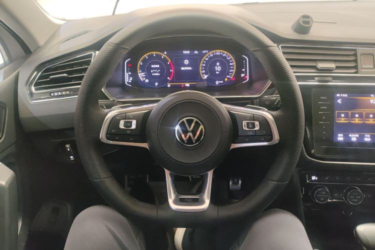 Used Volkswagen Tiguan L 2021 380TSI Automatic All-Wheel Drive R-Line Comfort Plus 7-Seater Steering Wheel