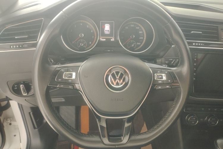 Used Volkswagen Tiguan L 2021 280TSI Automatic Two-Wheel Drive Smart Edition Steering Wheel