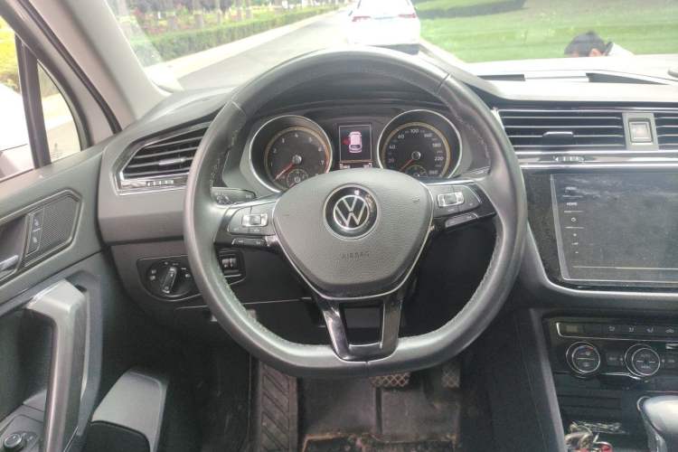 Used Volkswagen Tiguan L 2021 330TSI Automatic Two-Wheel Drive Smart Edition Steering Wheel