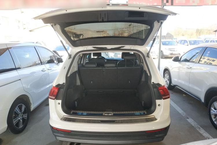 Used Volkswagen Tiguan L 2021 280TSI Automatic Two-Wheel Drive Comfort Edition – Low-Trim Version Trunk