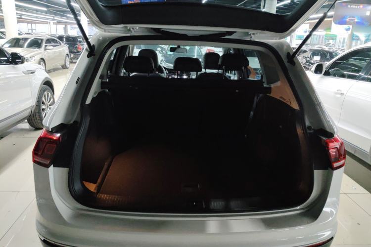 Used Volkswagen Tiguan L 2021 330TSI Automatic Two-Wheel Drive Smart Edition Trunk