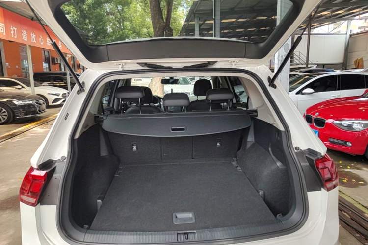 Used Volkswagen Tiguan L 2021 280TSI Automatic Two-Wheel Drive Smart Edition Trunk