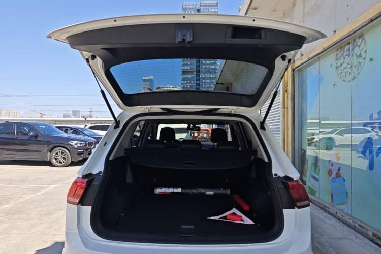 Used Volkswagen Tiguan L 2021 330TSI Automatic Two-Wheel Drive Smart Edition Trunk