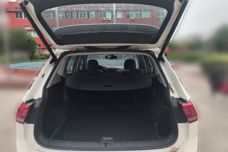 Used Volkswagen Tiguan L 2021 330TSI Automatic Two-Wheel Drive R-Line Enhanced Edition Trunk