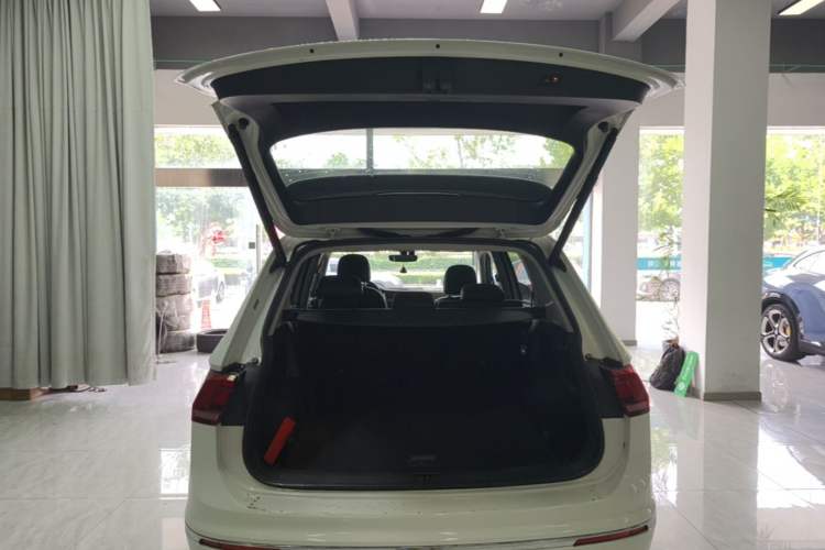 Used Volkswagen Tiguan L 2021 330TSI Automatic Two-Wheel Drive R-Line Enhanced Edition Trunk