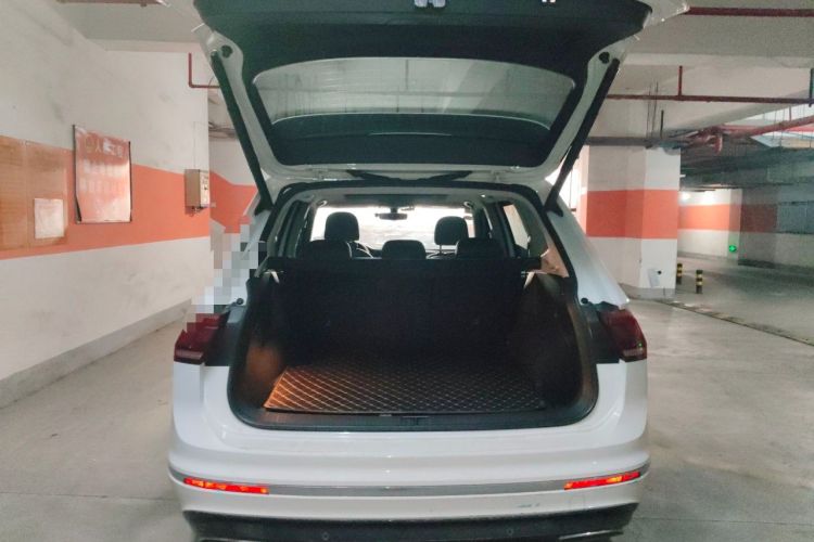 Used Volkswagen Tiguan L 2021 330TSI Automatic Two-Wheel Drive R-Line Enhanced Edition Trunk