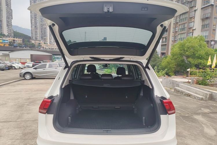 Used Volkswagen Tiguan L 2021 330TSI Automatic Two-Wheel Drive R-Line Enhanced Edition Trunk