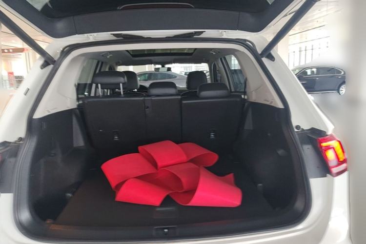 Used Volkswagen Tiguan L 2021 330TSI Automatic Two-Wheel Drive R-Line Enhanced Edition Trunk