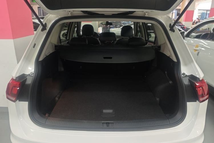 Used Volkswagen Tiguan L 2021 330TSI Automatic Two-Wheel Drive Smart Edition Trunk