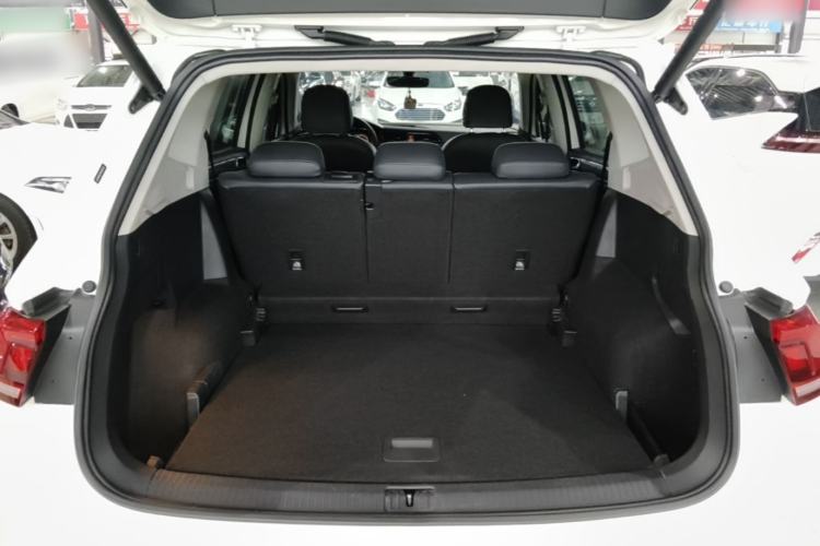 Used Volkswagen Tiguan L 2021 330TSI Automatic Two-Wheel Drive R-Line Enhanced Edition Trunk