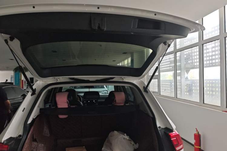 Used Volkswagen Tiguan L 2021 330TSI Automatic Two-Wheel Drive Smart Edition Trunk