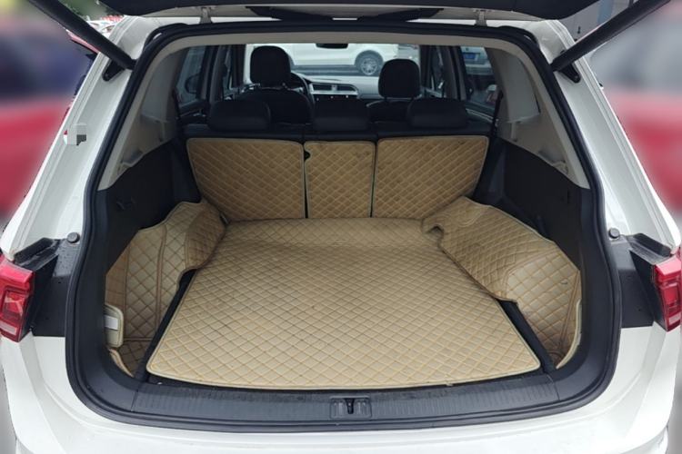 Used Volkswagen Tiguan L 2021 330TSI Automatic Two-Wheel Drive R-Line Enhanced Edition Trunk