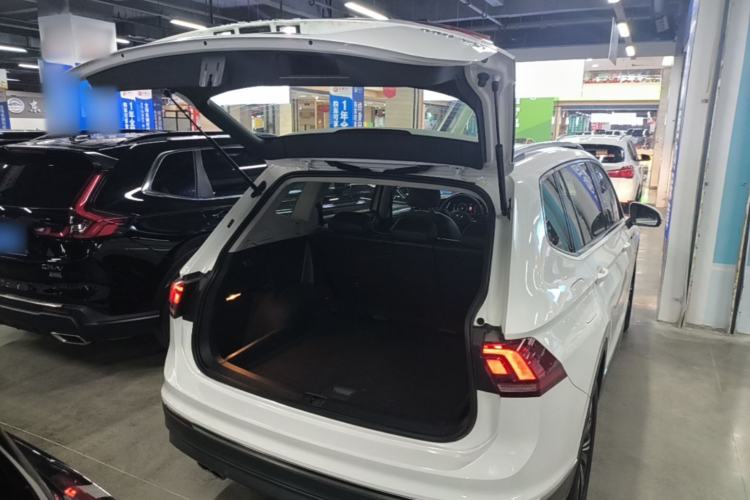 Used Volkswagen Tiguan L 2021 330TSI Automatic Two-Wheel Drive Smart Edition Trunk