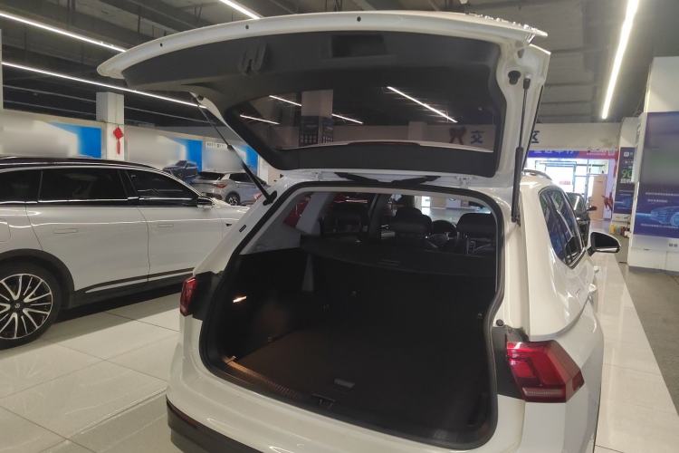 Used Volkswagen Tiguan L 2021 280TSI Automatic Two-Wheel Drive Comfort Edition – Low-Trim Version Trunk