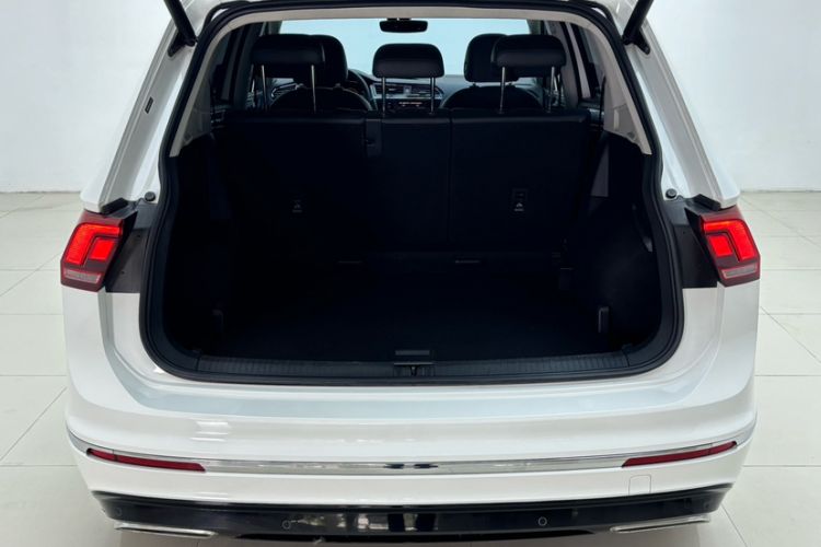 Used Volkswagen Tiguan L 2021 330TSI Automatic Two-Wheel Drive R-Line Enhanced Edition Trunk