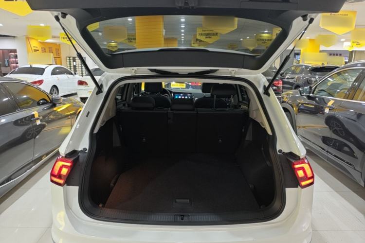 Used Volkswagen Tiguan L 2021 330TSI Automatic Two-Wheel Drive Smart Edition Trunk
