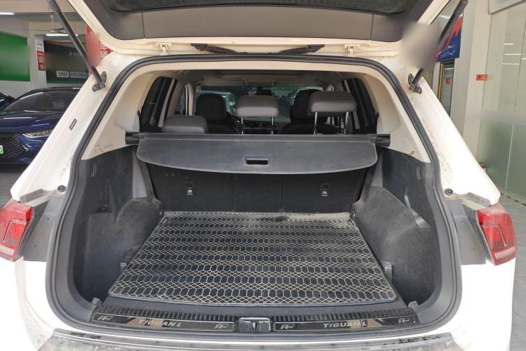 Used Volkswagen Tiguan L 2021 330TSI Automatic Two-Wheel Drive Smart Edition Trunk