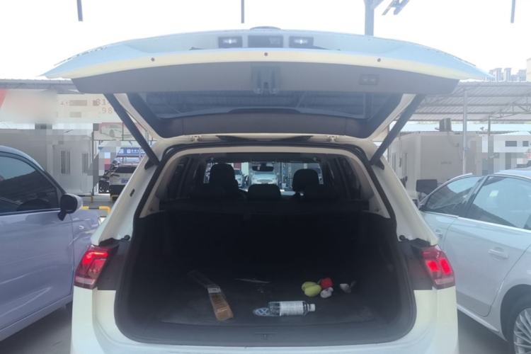 Used Volkswagen Tiguan L 2021 330TSI Automatic Two-Wheel Drive R-Line Enhanced Edition Trunk
