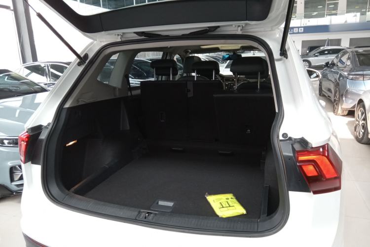 Used Volkswagen Tiguan L 2021 330TSI Automatic Two-Wheel Drive Smart Edition Trunk