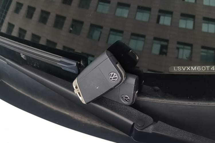 Used Volkswagen Tiguan L 2021 330TSI Automatic Two-Wheel Drive R-Line Flagship Edition Vehicle Key