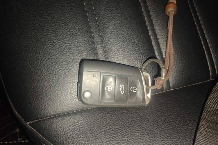 Used Volkswagen Tiguan L 2021 280TSI Automatic Two-Wheel Drive Comfort Edition – Low-Trim Version Vehicle Key
