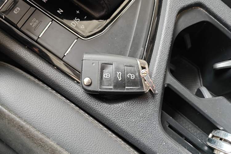 Used Volkswagen Tiguan L 2021 330TSI Automatic Two-Wheel Drive R-Line Enhanced Edition Vehicle Key
