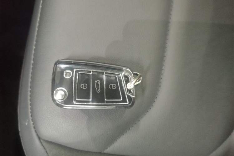 Used Volkswagen Tiguan L 2021 330TSI Automatic Two-Wheel Drive Smart Edition Vehicle Key