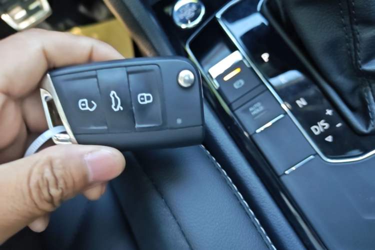 Used Volkswagen Tiguan L 2021 330TSI Automatic Two-Wheel Drive R-Line Enhanced Edition Vehicle Key