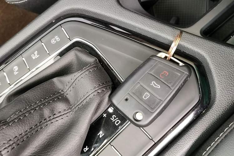 Used Volkswagen Tiguan L 2021 330TSI Automatic Two-Wheel Drive R-Line Enhanced Edition Vehicle Key