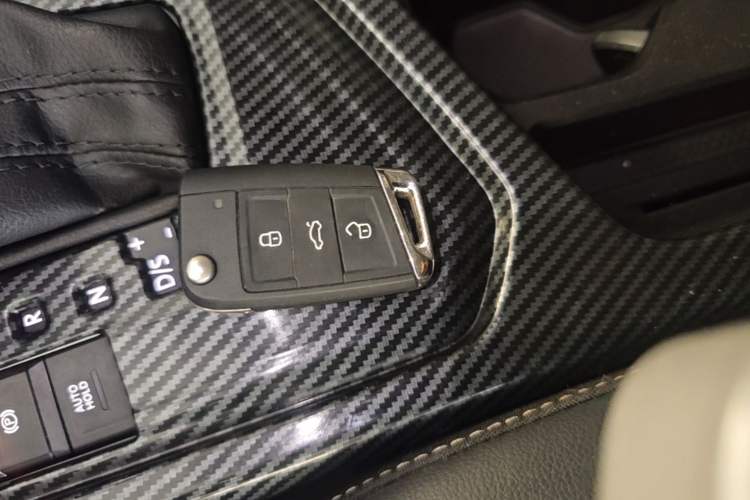 Used Volkswagen Tiguan L 2021 330TSI Automatic Two-Wheel Drive R-Line Enhanced Edition Vehicle Key