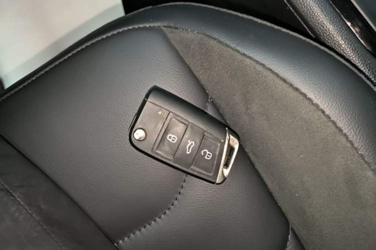 Used Volkswagen Tiguan L 2021 330TSI Automatic Two-Wheel Drive R-Line Enhanced Edition Vehicle Key
