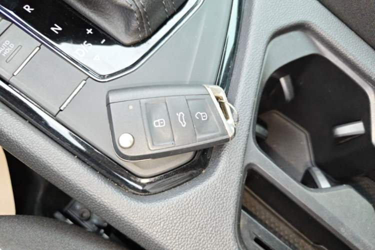 Used Volkswagen Tiguan L 2021 330TSI Automatic Two-Wheel Drive Smart Edition Vehicle Key