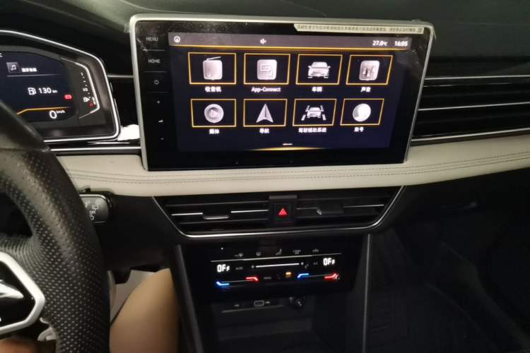 Used Volkswagen Tiguan L 2022 330TSI Automatic Two-Wheel Drive Smart Edition Audio And AC Panel